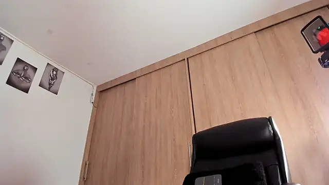 Bambi gurl online show from 13, 2, 2025