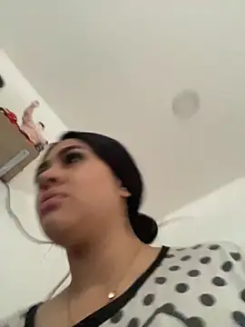 Charlotte cutee18 online show from 14, 10, 2025