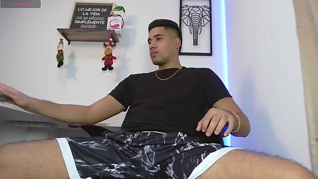 Snapshot of Thonydupont chatting on 10, 12, 2024 Thonydupont online show from 10, 12, 2024