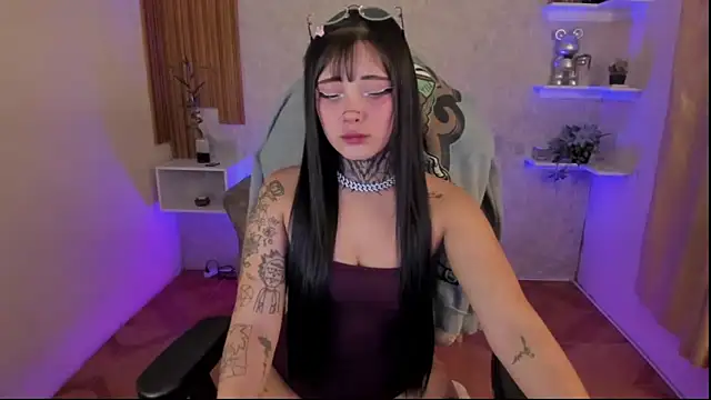 mia catt05 online show from 4, 3, 2025