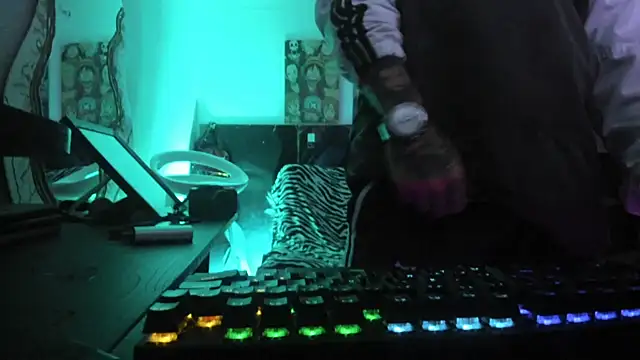 Snapshot of Sisoyalejo420 chatting on 4, 12, 2025 Sisoyalejo420 online show from 4, 12, 2025