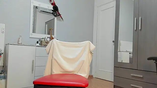 anisialuna  online show from 19, 2, 2025