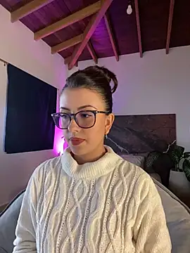 EmaSaenz online show from 5, 2, 2025