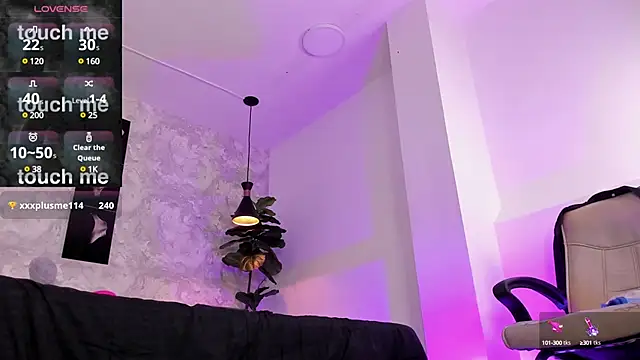 Snapshot of alina_stark chatting on 4, 2, 2025 alina stark online show from 4, 2, 2025