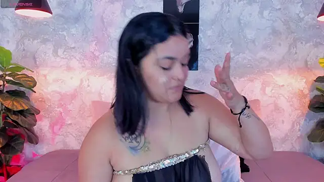 Snapshot of alina_stark chatting on 12, 10, 2025 alina stark online show from 12, 10, 2025