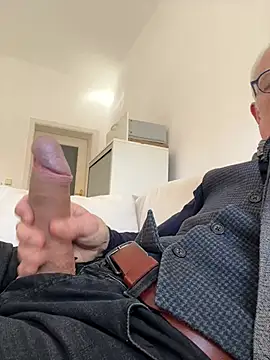 Snapshot of Frank22xx chatting on 3, 3, 2026 Frank22xx online show from 3, 3, 2026