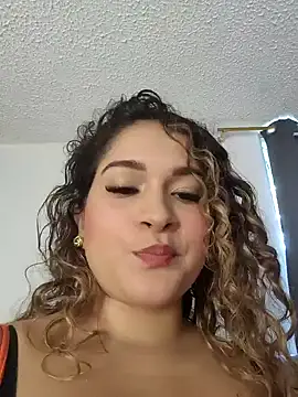 Snapshot of Sara_smiiith211 chatting on 30, 11, 2025 Sara smiiith211 online show from 30, 11, 2025