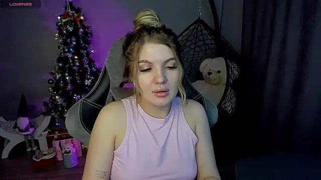 Snapshot of lily_williamss chatting on 12, 1, 2025 lily williamss online show from 12, 1, 2025