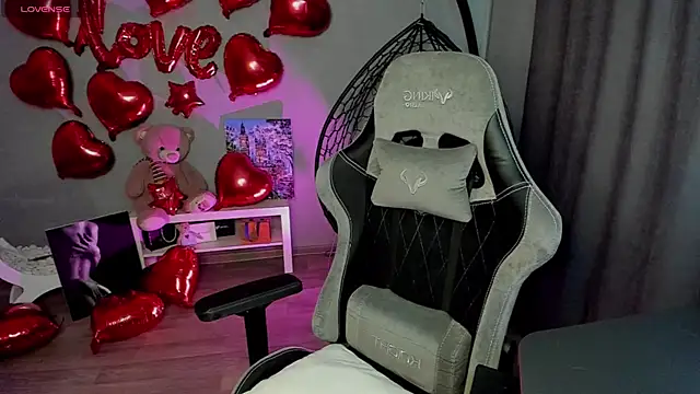 Snapshot of lily_williamss chatting on 20, 2, 2025 lily williamss online show from 20, 2, 2025