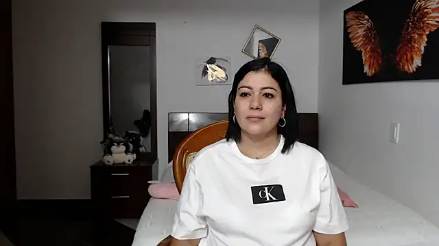 EmilyPeytonn online show from 24, 2, 2025