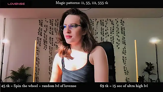 Snapshot of Alicia_x_art chatting on 14, 6, 2026 Alicia x art online show from 14, 6, 2026