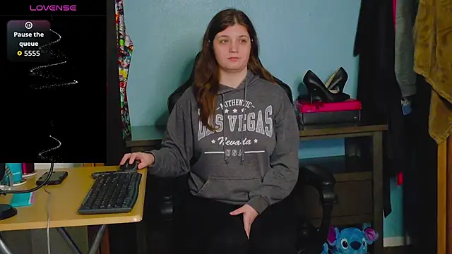 Snapshot of TreeJeanne chatting on 16, 12, 2025 TreeJeanne online show from 16, 12, 2025