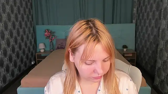 Stacy Luv online show from 20, 9, 2025