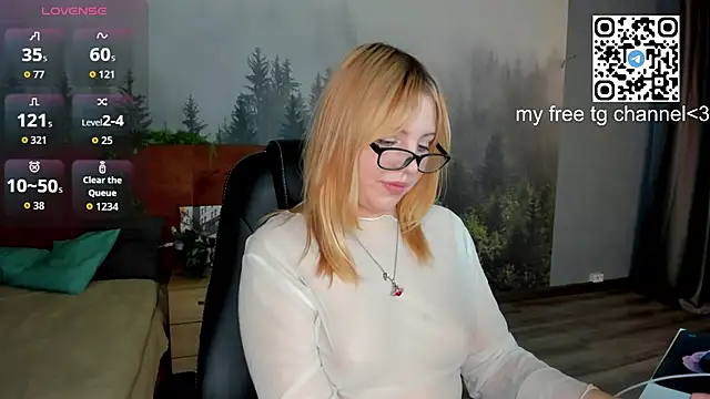 Stacy Luv online show from 17, 10, 2025