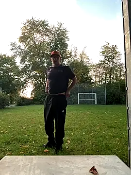 Snapshot of SchwuleHure chatting on 10, 9, 2025 SchwuleHure online show from 10, 9, 2025