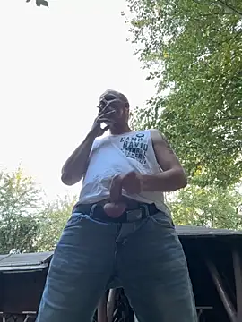 Snapshot of SchwuleHure chatting on 19, 9, 2025 SchwuleHure online show from 19, 9, 2025