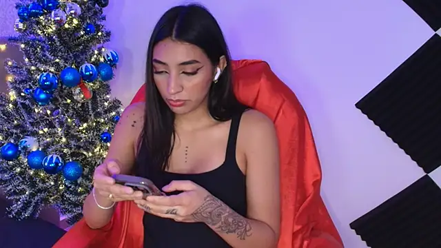 Snapshot of _Aura- chatting on 13, 1, 2026 Aura- online show from 13, 1, 2026