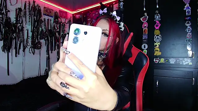 jannaink  online show from 5, 11, 2025