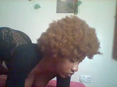 Queeen model online show from 17, 3, 2026