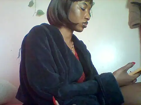 Queeen model online show from 25, 6, 2026