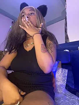 Snapshot of Cherrytowild chatting on 23, 10, 2025 Cherrytowild online show from 23, 10, 2025