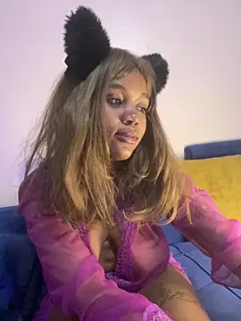 Snapshot of Cherrytowild chatting on 27, 10, 2025 Cherrytowild online show from 27, 10, 2025