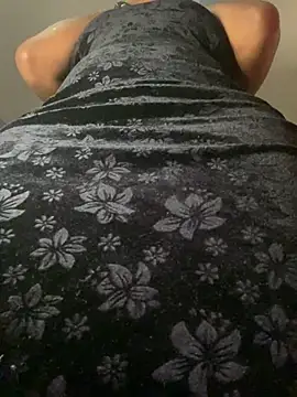 Snapshot of Cherrytowild chatting on 4, 11, 2025 Cherrytowild online show from 4, 11, 2025