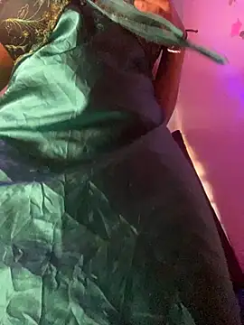 Snapshot of Cherrytowild chatting on 11, 11, 2025 Cherrytowild online show from 11, 11, 2025