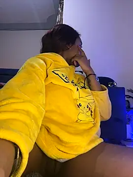 Snapshot of Cherrytowild chatting on 13, 11, 2025 Cherrytowild online show from 13, 11, 2025