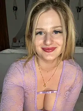 Busty-Ellie online show from 9, 3, 2025
