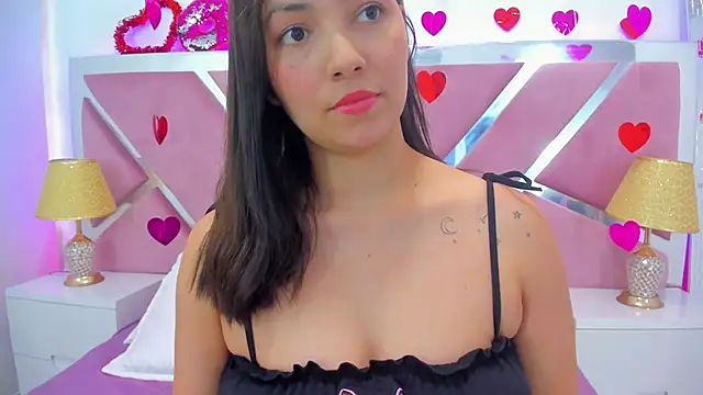 NinnaVous online show from 5, 3, 2025