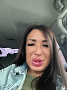 Snapshot of RuslanaXX chatting on 15, 12, 2025 RuslanaXX online show from 15, 12, 2025