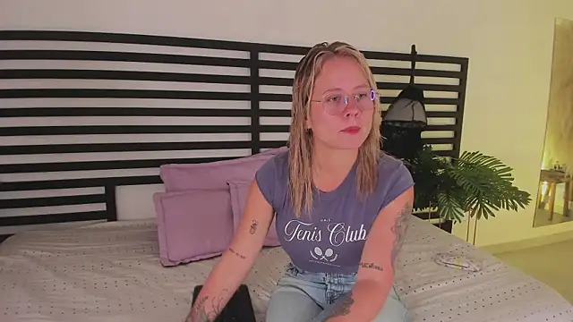 stefanny ruiz  online show from 14, 1, 2025