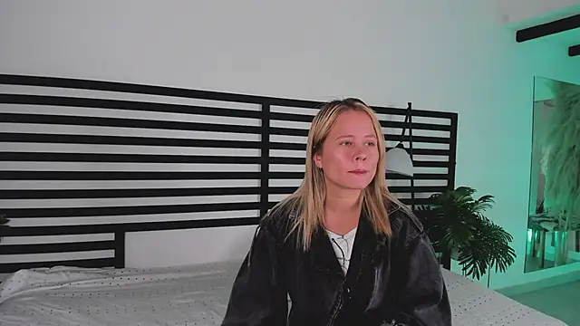 stefanny ruiz  online show from 21, 1, 2025