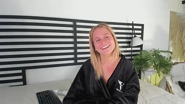 stefanny ruiz  online show from 12, 2, 2025