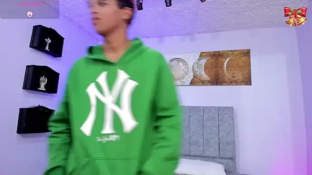 Snapshot of Noah_Smith04 chatting on 4, 1, 2025 Noah Smith04 online show from 4, 1, 2025