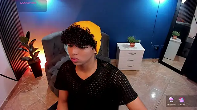 Snapshot of Noah_Smith04 chatting on 12, 11, 2025 Noah Smith04 online show from 12, 11, 2025