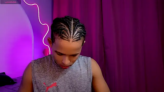 Snapshot of Noah_Smith04 chatting on 25, 11, 2025 Noah Smith04 online show from 25, 11, 2025