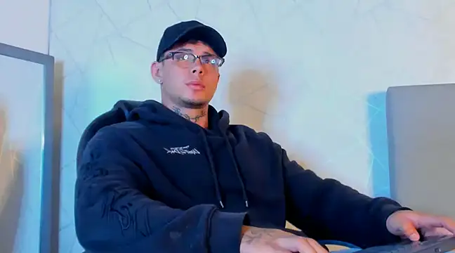 NoahhBrown online show from 10, 2, 2025