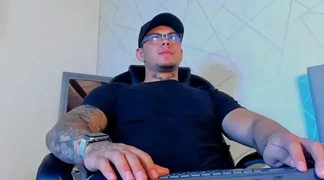 NoahhBrown online show from 17, 2, 2025