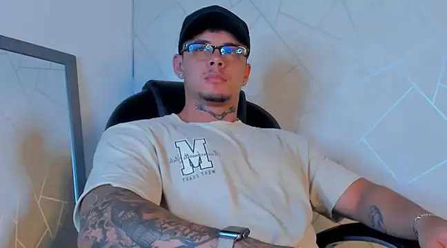 NoahhBrown online show from 19, 2, 2025