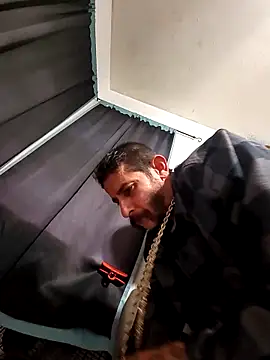 Snapshot of LongDickZee562 chatting on 5, 12, 2025 LongDickZee562 online show from 5, 12, 2025