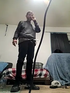 Snapshot of LongDickZee562 chatting on 19, 12, 2025 LongDickZee562 online show from 19, 12, 2025