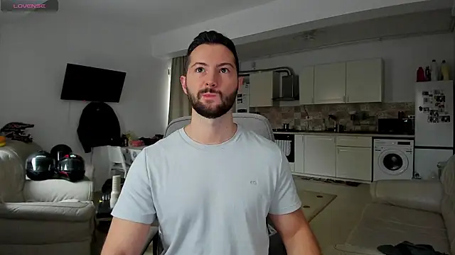 Snapshot of ZackFraser chatting on 5, 11, 2025 ZackFraser online show from 5, 11, 2025