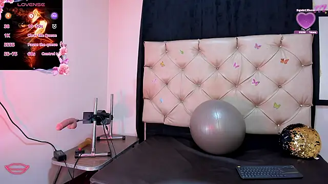 cleopatraa online show from 4, 3, 2026