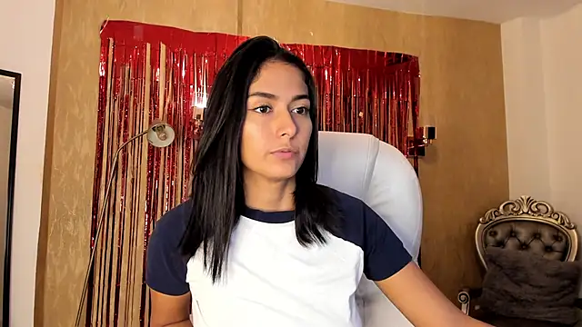 Snapshot of your_khloe chatting on 3, 1, 2025 your khloe online show from 3, 1, 2025