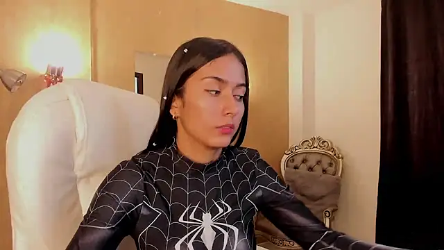 Snapshot of your_khloe chatting on 10, 2, 2025 your khloe online show from 10, 2, 2025