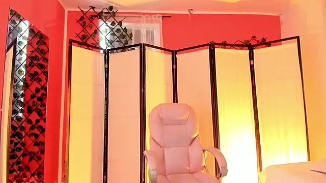 Snapshot of your_khloe chatting on 15, 9, 2025 your khloe online show from 15, 9, 2025