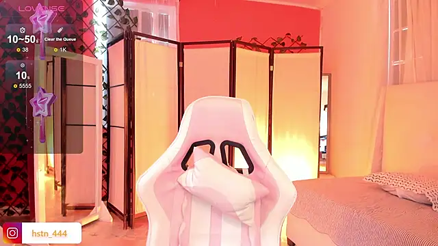 Snapshot of your_khloe chatting on 21, 10, 2025 your khloe online show from 21, 10, 2025