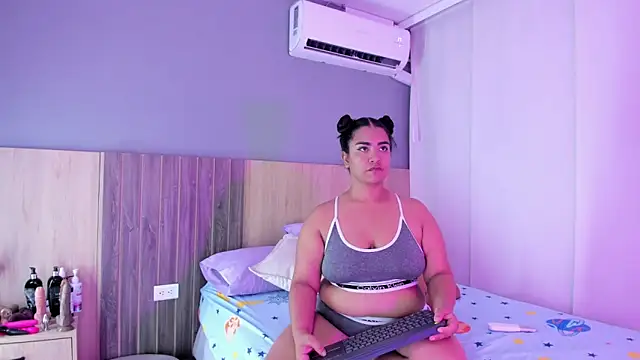 Snapshot of hannnasmith chatting on 23, 9, 2025 hannnasmith online show from 23, 9, 2025